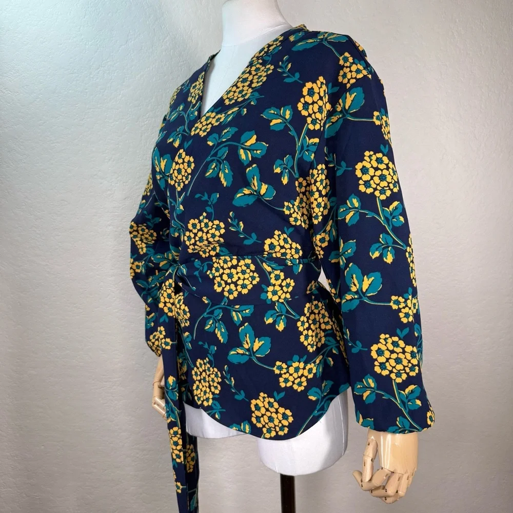 J. Crew Floral Hydrangea Drapey Crepe Wrap Blouse Shirt Size Medium EUC